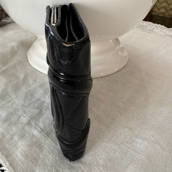 Chanel Calfskin Quilted Cambon Kisslock Wallet - Picture 8 of 9